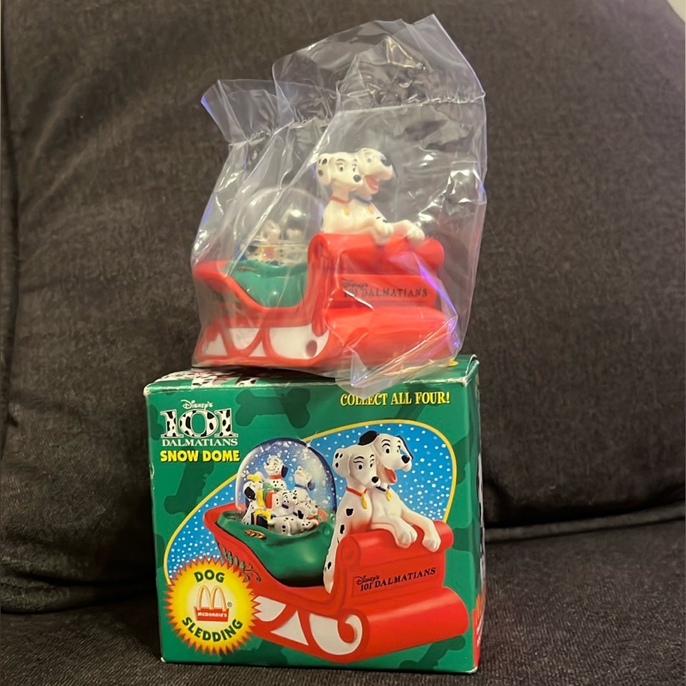 1996 Disney Christmas 101 Dalmatians Dog Sledding Snow Dome McDonald's NIB